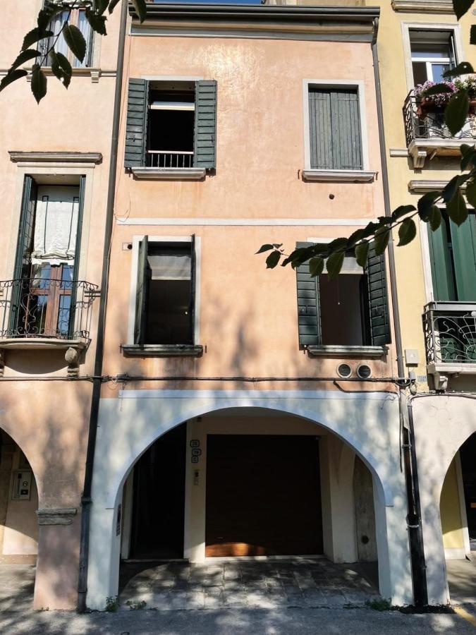 Accogliente Monolocale In Centro A Padova. Lägenhet Exteriör bild